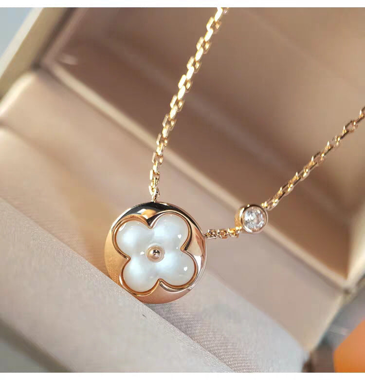 {
  "Bling Jewelrys": "Bling Jewelry",
  "SUN MOP GOLD 1 DIAMOND NECKLACE": "SONNE PERLMUTT GOLD 1 DIAMANT HALSKETTE"
}