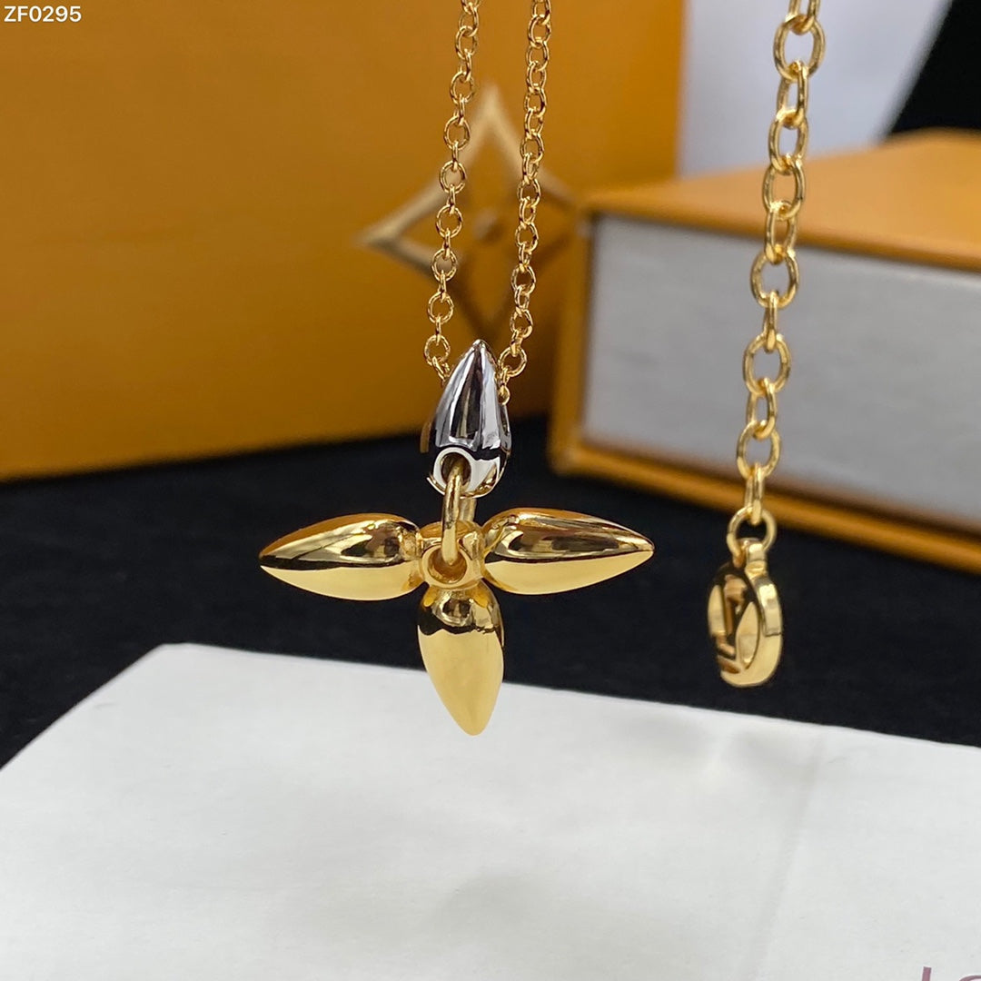 {
  "Bling Jewelrys ": "ブリングジュエリー",
  "LOUISETTE PEDANT GOLD NECKLACE": "ルイゼット ペンダント ゴールドネックレス"
}