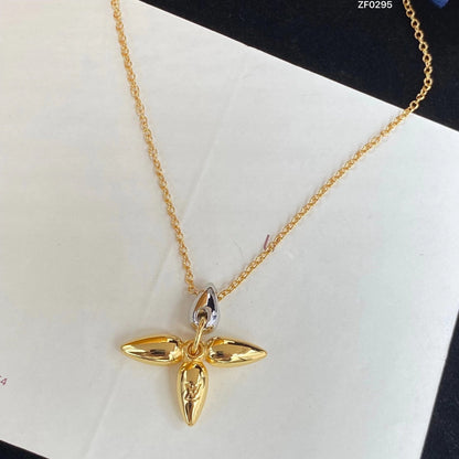 {
  "Bling Jewelrys ": "ブリングジュエリー",
  "LOUISETTE PEDANT GOLD NECKLACE": "ルイゼット ペンダント ゴールドネックレス"
}