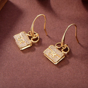 {
  "Bling Jewelrys ": "ブリングジュエリー",
  "KELLY DIAMOND EARRINGS": "ケリー ダイヤモンド イヤリング"
}