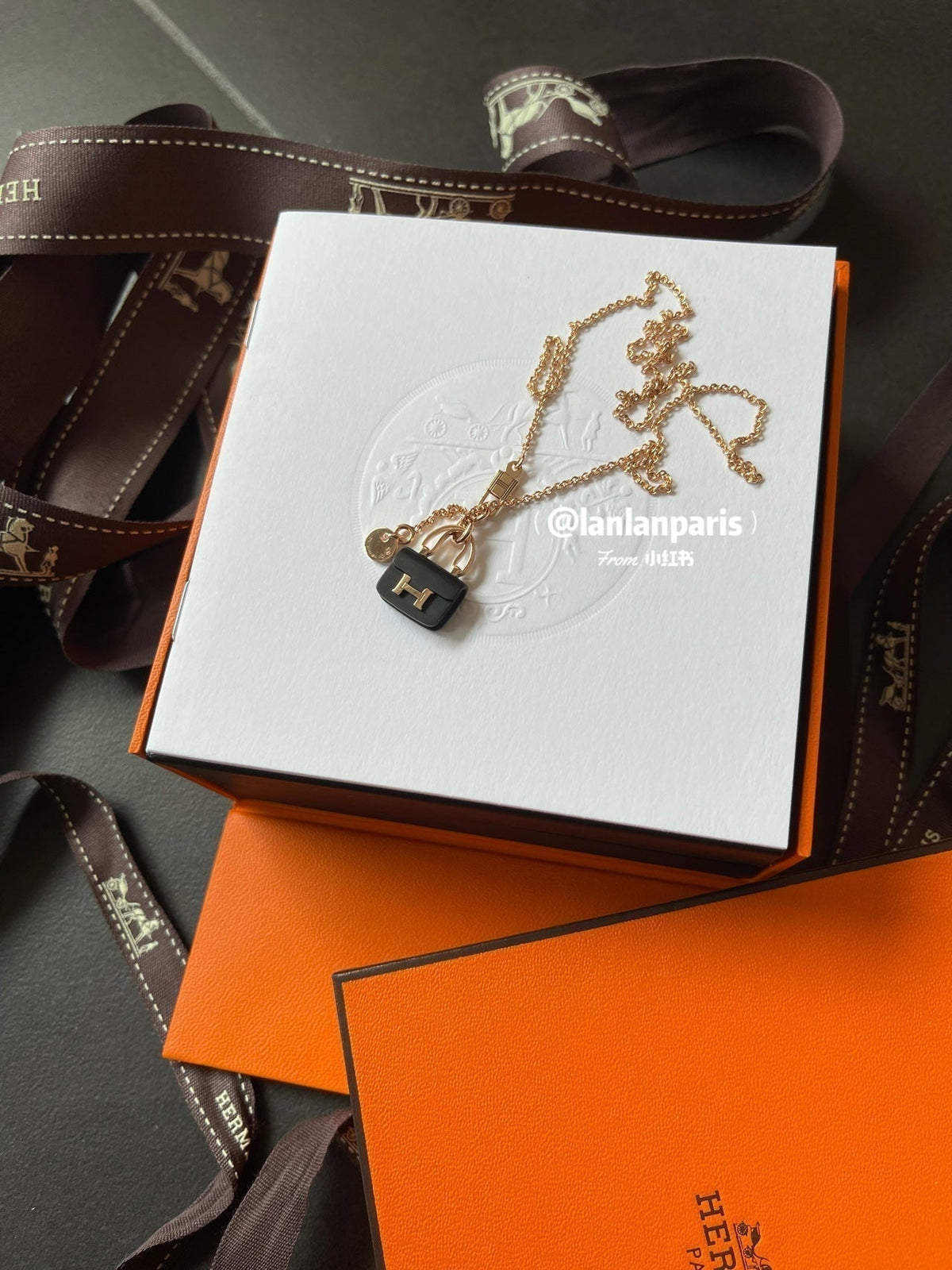 [Bling Jewelry] CONSTANCE SCHWARZES ANHÄNGER-HALSKETTE IN ROSÉGOLD