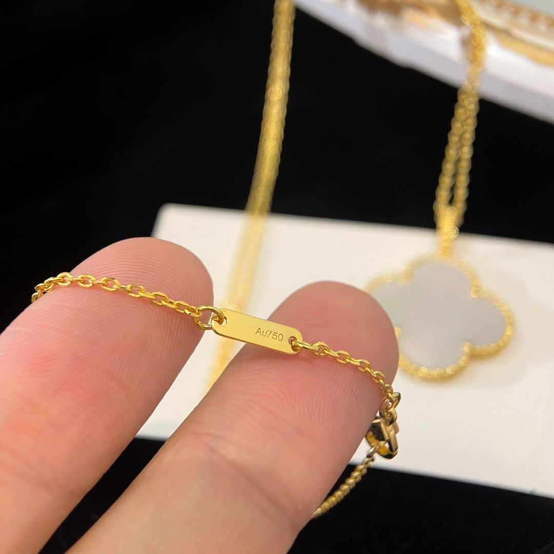 {
"CLOVER 25MM MOP LARGE PENDANT NECKLACE": "KLEEBLATT 25MM MUTTERPERL GROSSE ANHÄNGERKETTE"
}