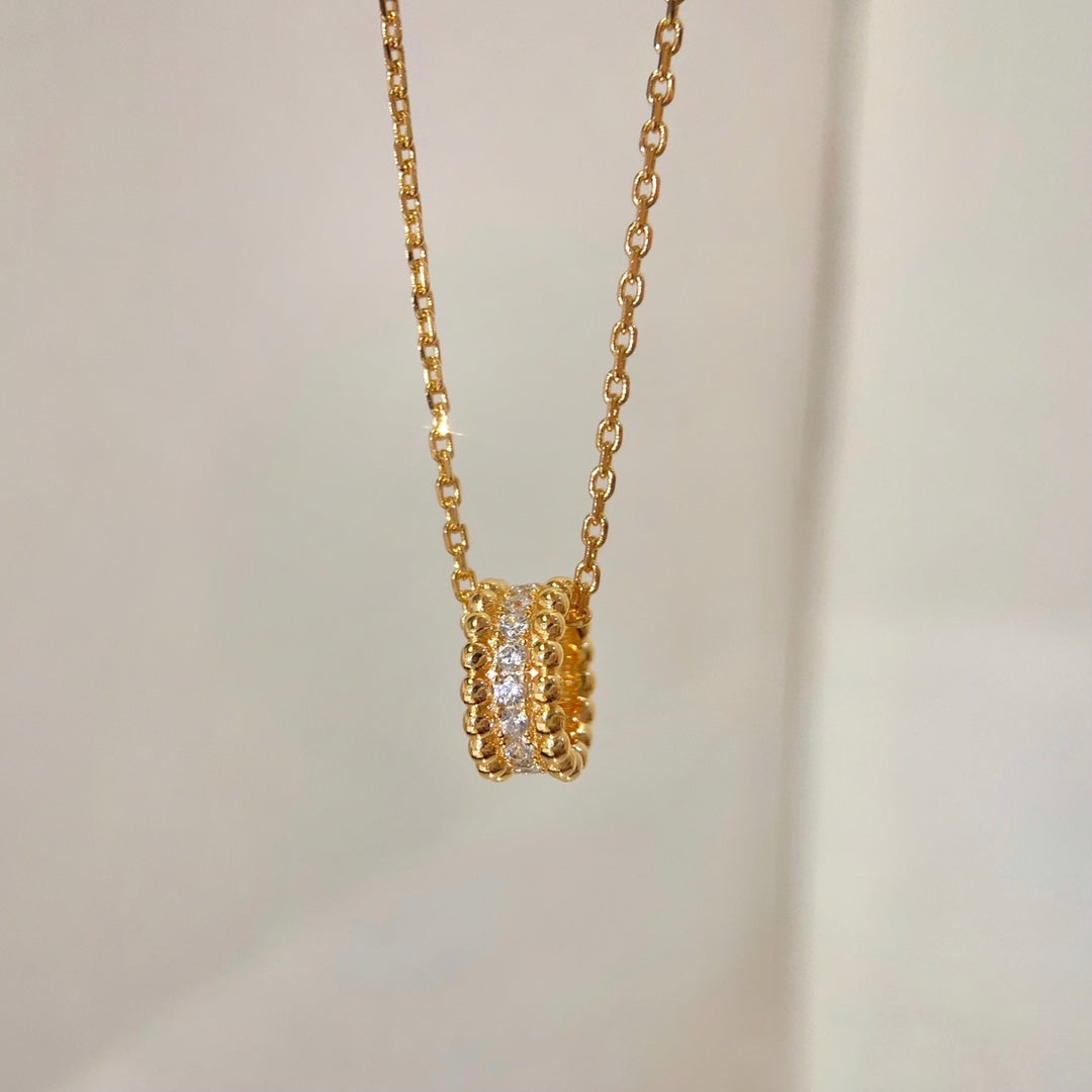 {
  "Bling Jewelrys": "ブリングジュエリー",
  "PERLEE DIAMOND NECKLACE": "パーリー ダイヤモンド ネックレス"
}