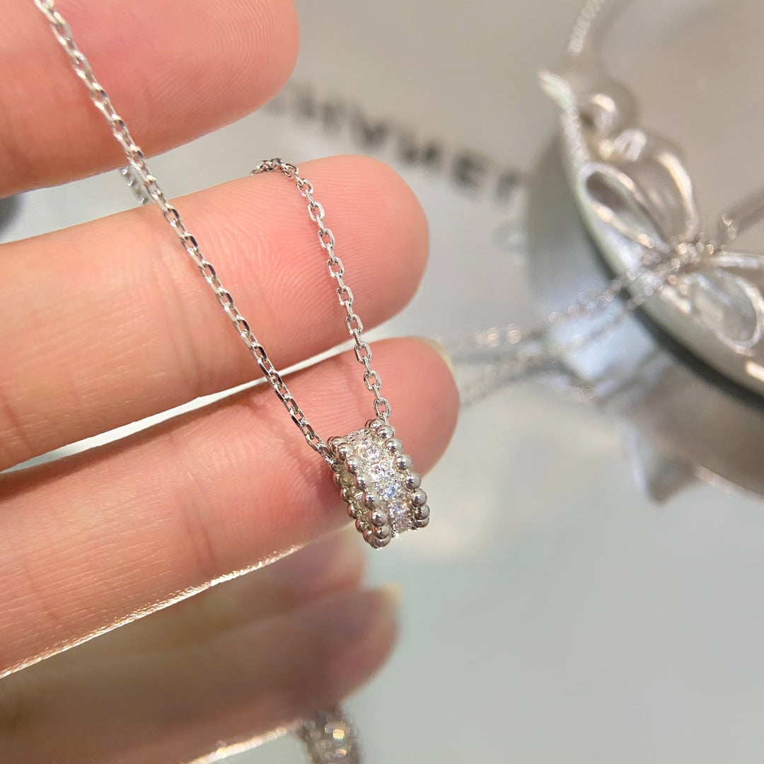 {
  "Bling Jewelrys": "ブリングジュエリー",
  "PERLEE DIAMOND NECKLACE": "パーリー ダイヤモンド ネックレス"
}