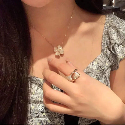 [Bling Jewelrys] KLEEBATT MOP DIAMANT ROSÉGOLD-HALSKETTE