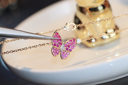 {
  "Bling Jewelrys": "ブリングジュエリー",
  "BUTTERFLY RED DIAMOND ROSE GOLD NECKLACE": "バタフライ レッドダイヤモンド ローズゴールド ネックレス"
}