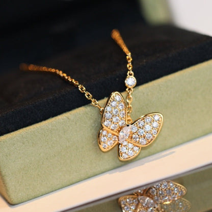 {
  "Bling Jewelrys": "Bling Jewelrys",
  "BUTTERFLY DIAMOND NECKLACE": "SCHMETTERLINGS-DIAMANTHALSKETTE"
}