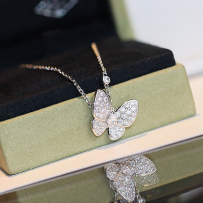 {
  "Bling Jewelrys": "Bling Jewelrys",
  "BUTTERFLY DIAMOND NECKLACE": "SCHMETTERLINGS-DIAMANTHALSKETTE"
}