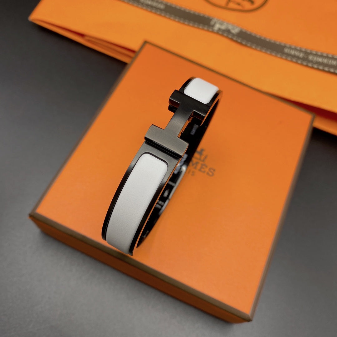 [Bling Jewelrys ]H BRACELET 12MM BLACK WHITE CERAMIC