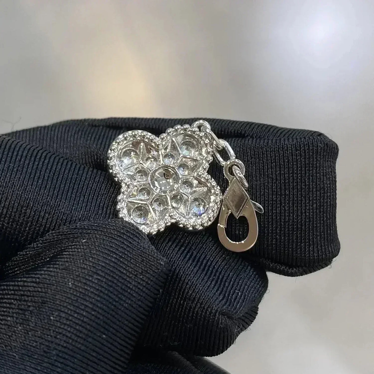 [Bling Jewelrys ] CLOVER 5 MOTIF FULL DIAMOND BRACELET COLLECTION