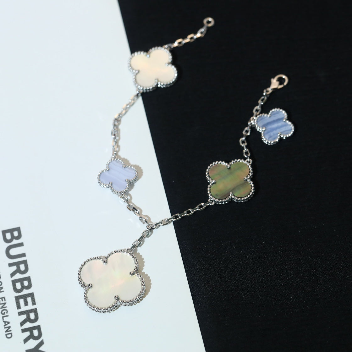 [Bling Jewelrys ]CLOVER BRACELET 5 MOTIFS MOP CHALCEDONY SILVER