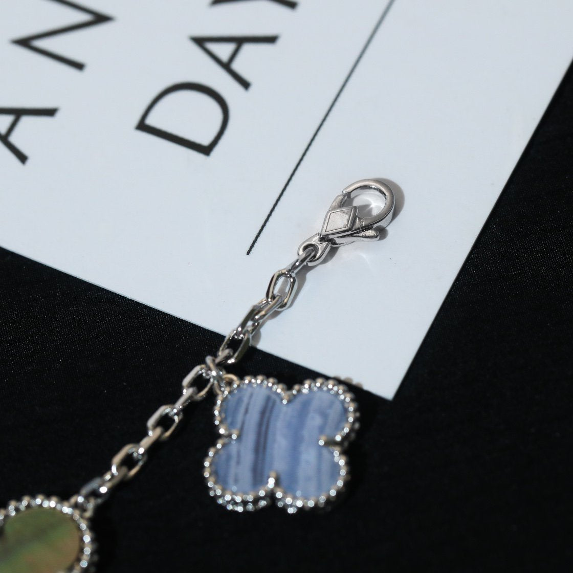 [Bling Jewelrys ]CLOVER BRACELET 5 MOTIFS MOP CHALCEDONY SILVER