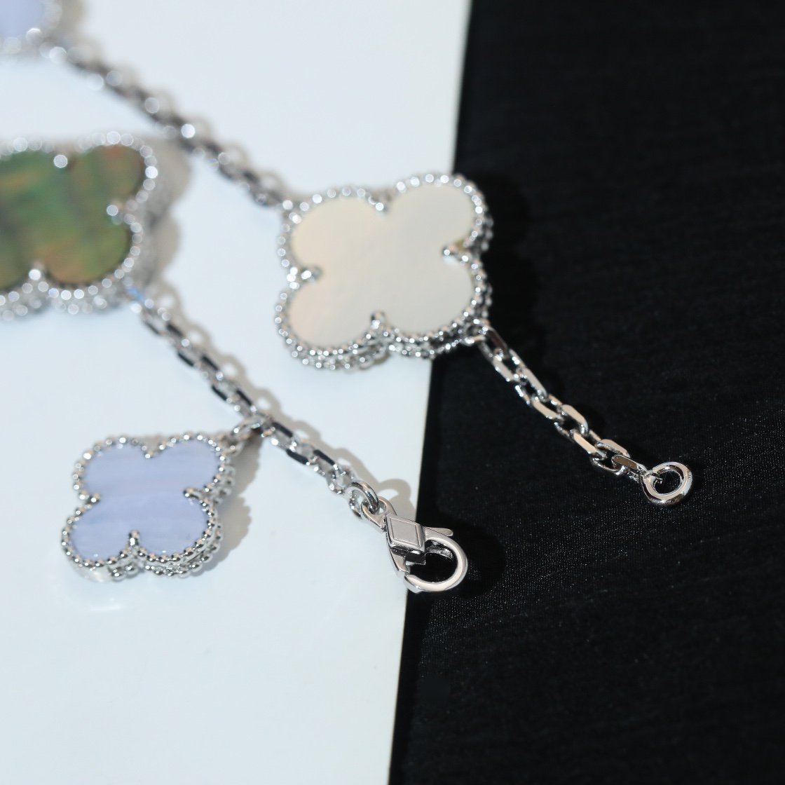 [Bling Jewelrys ]CLOVER BRACELET 5 MOTIFS MOP CHALCEDONY SILVER
