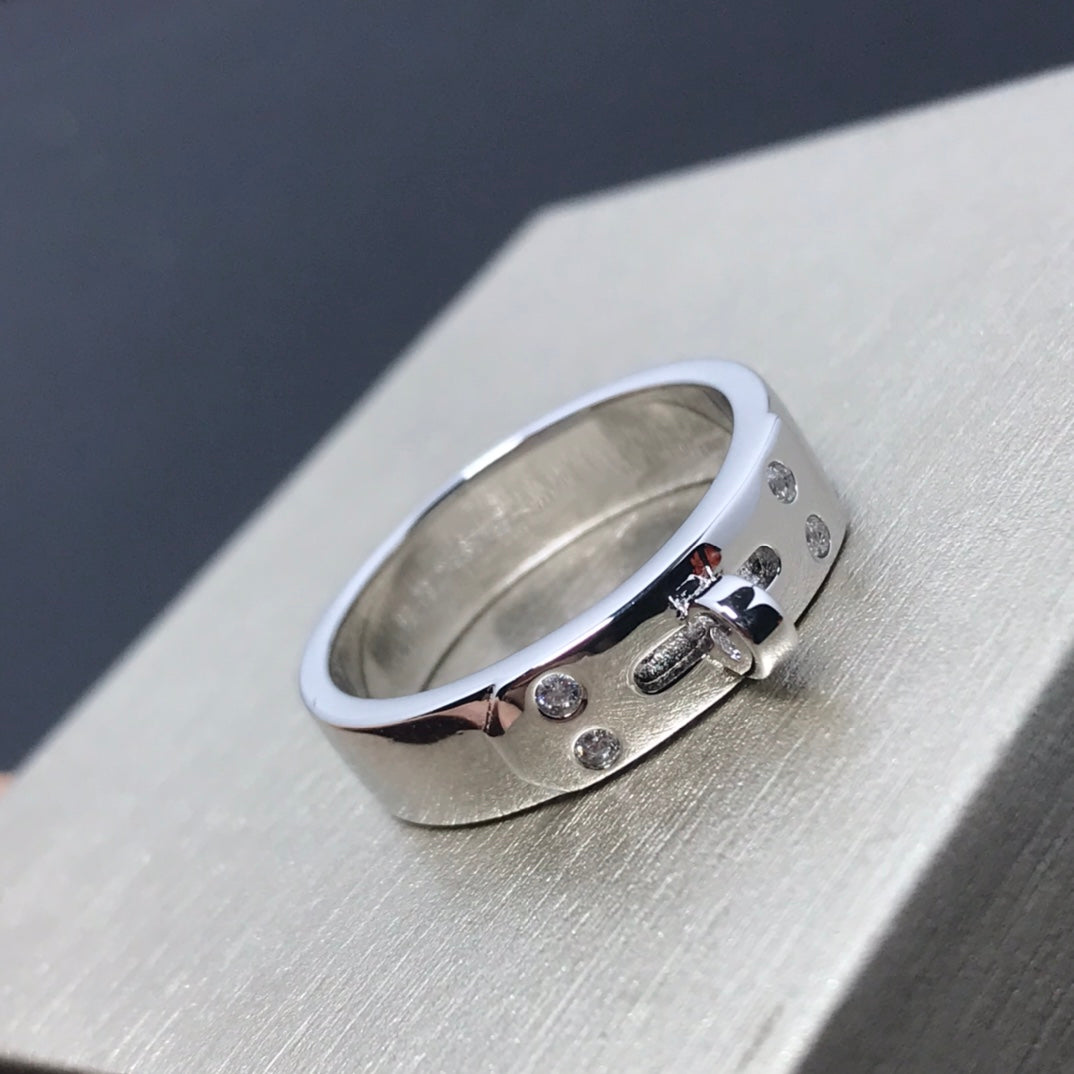 {
  "Bling Jewelrys": "ブリングジュエリー",
  "KELLY MEDIUM RING": "ケリー ミディアム リング"
}