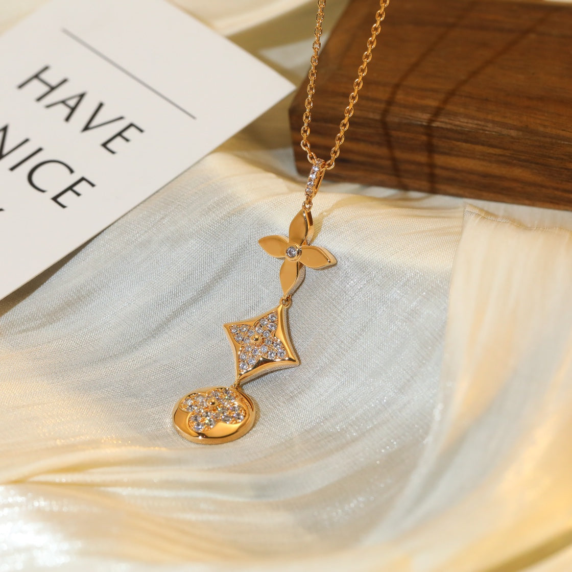 [Bling Jewelrys ]STAR AND SUN DIAMOND PINK GOLD NECKLACE