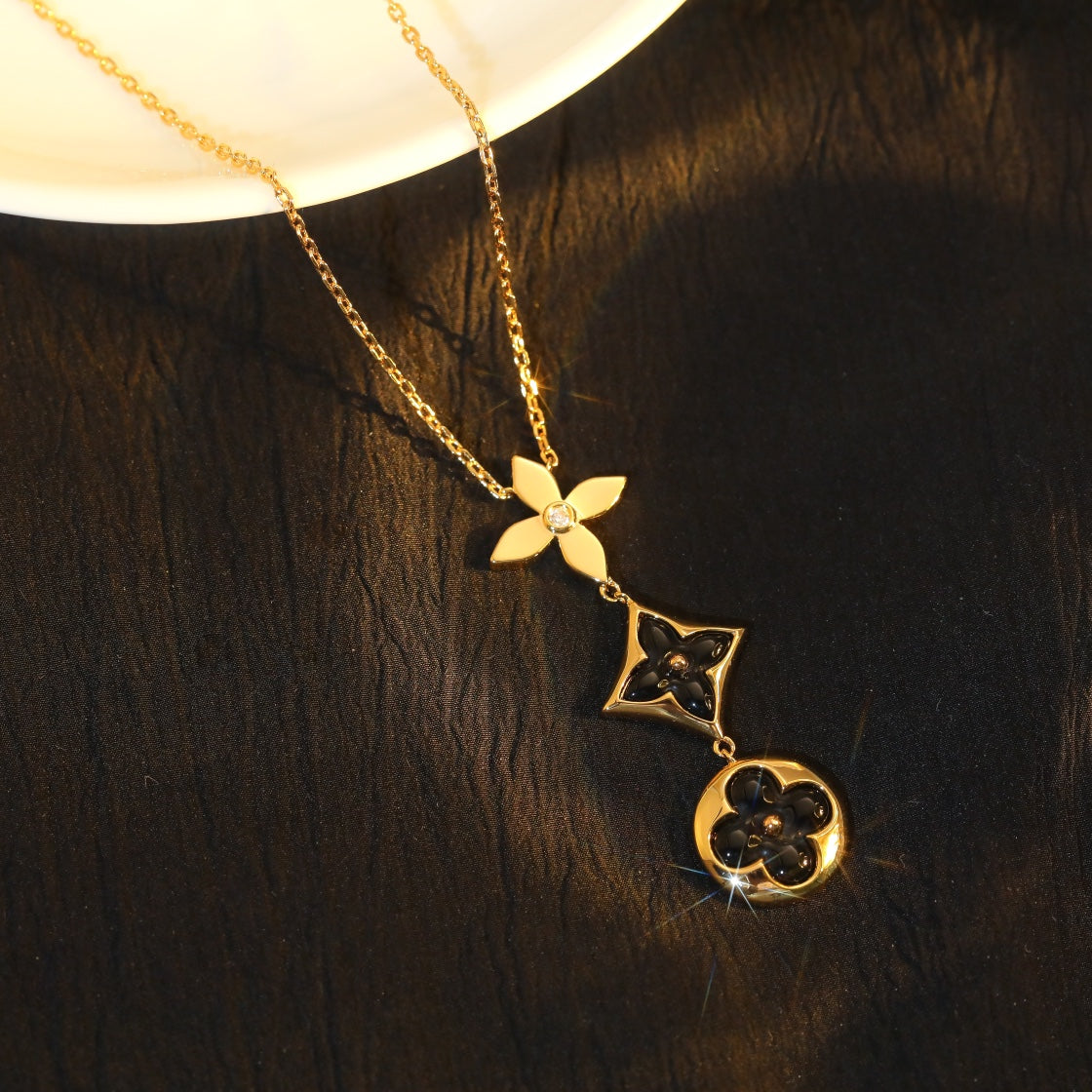 {
  "[Bling Jewelrys ]STAR AND SUN ONYX PINK GOLD NECKLACE": "【Bling Jewelrys】スター＆サン オニキス ピンクゴールドネックレス"
}