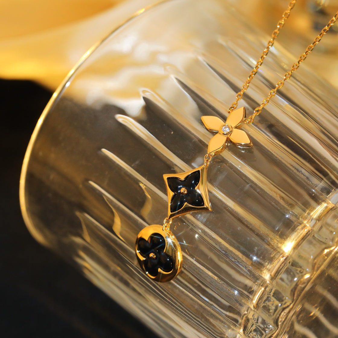 {
  "[Bling Jewelrys ]STAR AND SUN ONYX PINK GOLD NECKLACE": "【Bling Jewelrys】スター＆サン オニキス ピンクゴールドネックレス"
}