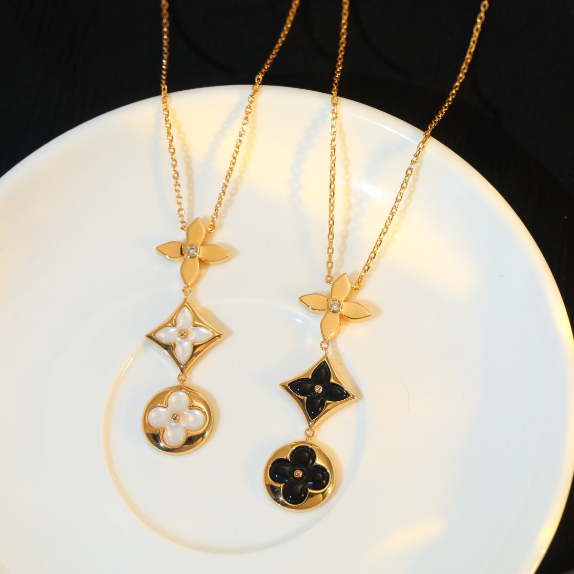 {
  "[Bling Jewelrys ]STAR AND SUN ONYX PINK GOLD NECKLACE": "【Bling Jewelrys】スター＆サン オニキス ピンクゴールドネックレス"
}