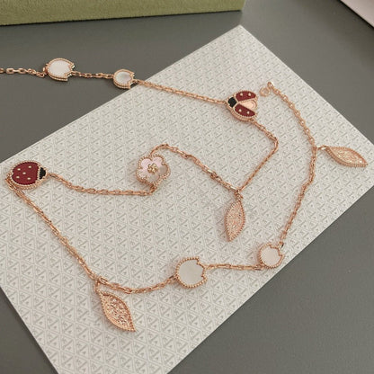 {"Bling Jewelrys": "Bling Jewelrys", "LUCKY SPRING 15 MOTIFS ROSE GOLD NECKLACE": "LUCKY SPRING HALSKETTE MIT 15 MOTIVEN IN ROSÉGOLD"}