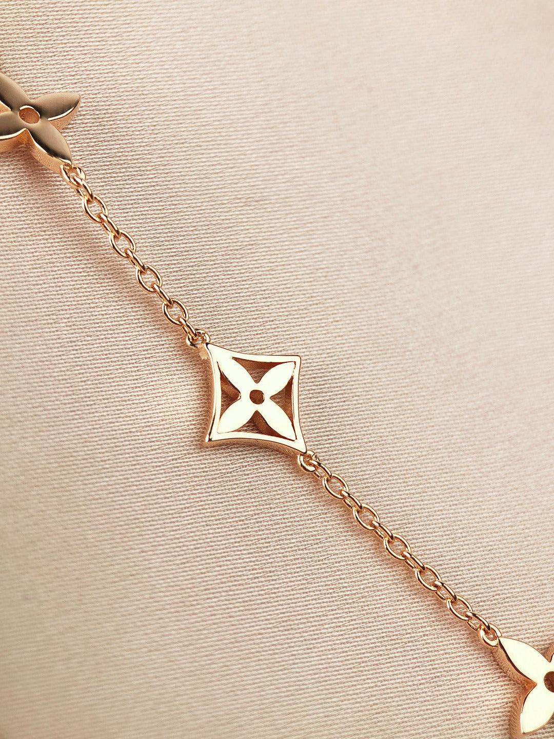 [Bling Jewelrys ]STAR AND SUN 7 MOTIFS GOLD BRACELET