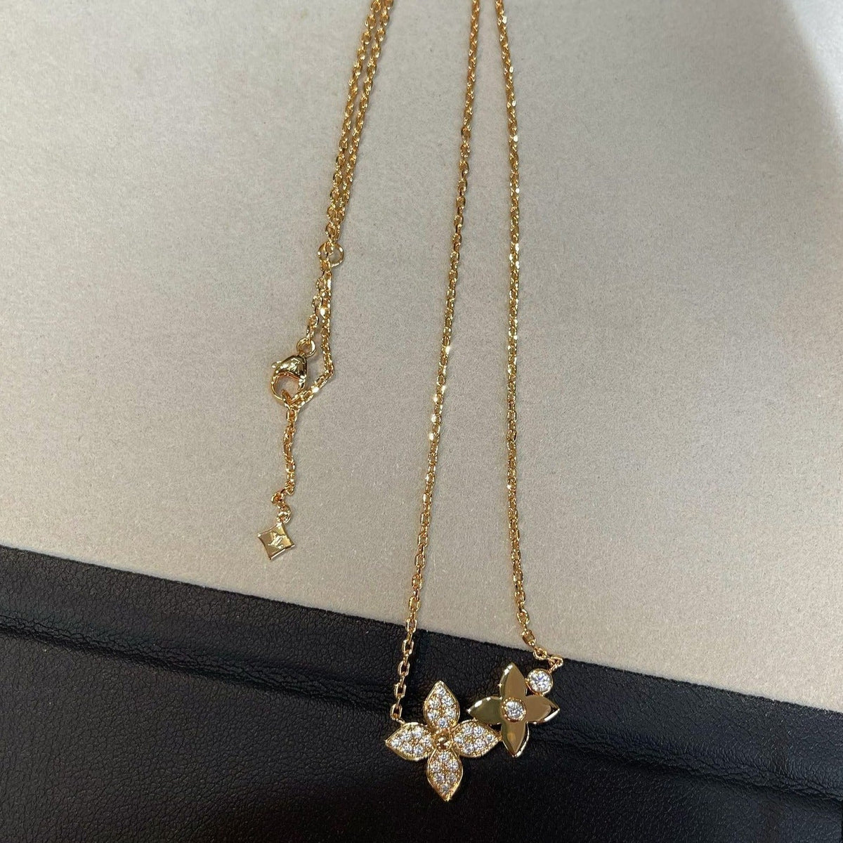 {
  "Bling Jewelrys ": "ブリング・ジュエリー ",
  "STAR BLOSSOM NECKLACE PINK GOLD DIAMONDS": "スター ブロッサム ネックレス ピンクゴールド ダイヤモンド"
}