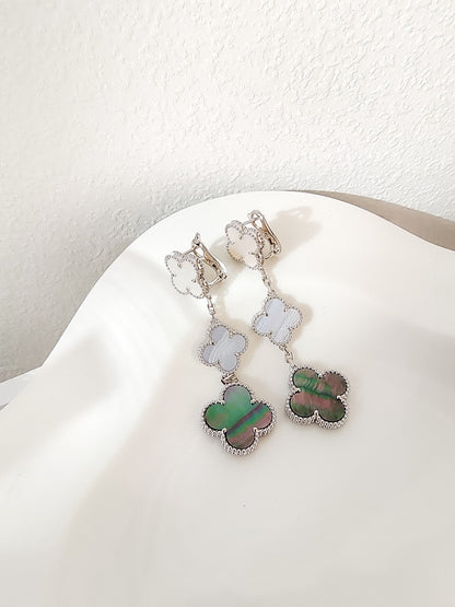 {
"Bling Jewelrys ": "ブリング・ジュエリー",
"CLOVER 3 MOTIFS CHALCEDONY DARK MOP SILVER EARRINGS": "クローバー 3モチーフ カルセドニー ダークマザーオブパール シルバーピアス"
}