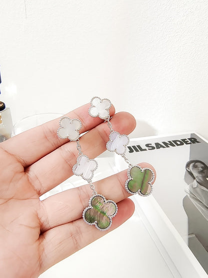 {
"Bling Jewelrys ": "ブリング・ジュエリー",
"CLOVER 3 MOTIFS CHALCEDONY DARK MOP SILVER EARRINGS": "クローバー 3モチーフ カルセドニー ダークマザーオブパール シルバーピアス"
}
