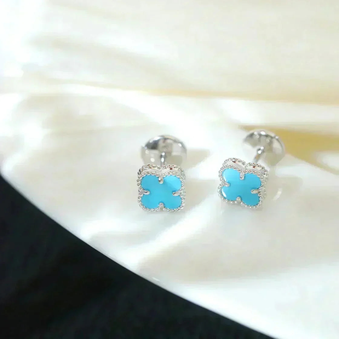 [Bling Jewelrys ]CLOVER MINI 9.5MM ONYX STUD EARRINGS SILVER