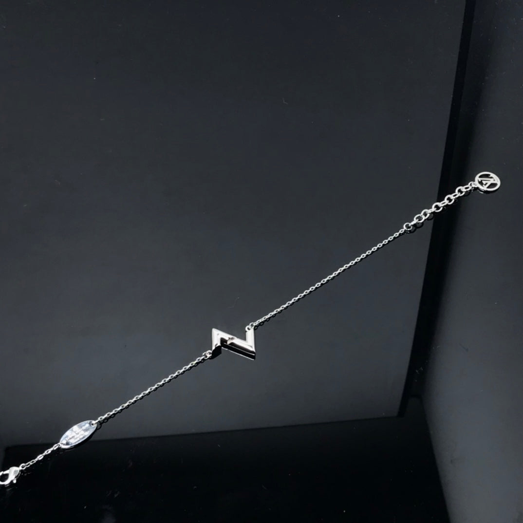 [Bling Jewelrys ]VOLT LV LOGO BRACELET