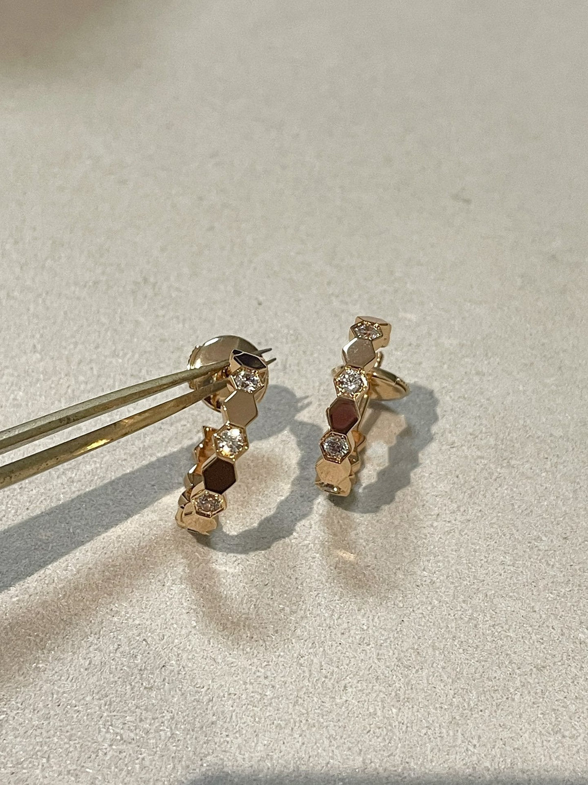 [Bling Jewelry] Ohrringe in Kleeblatt-Blumenform mit durchbrochenem Design