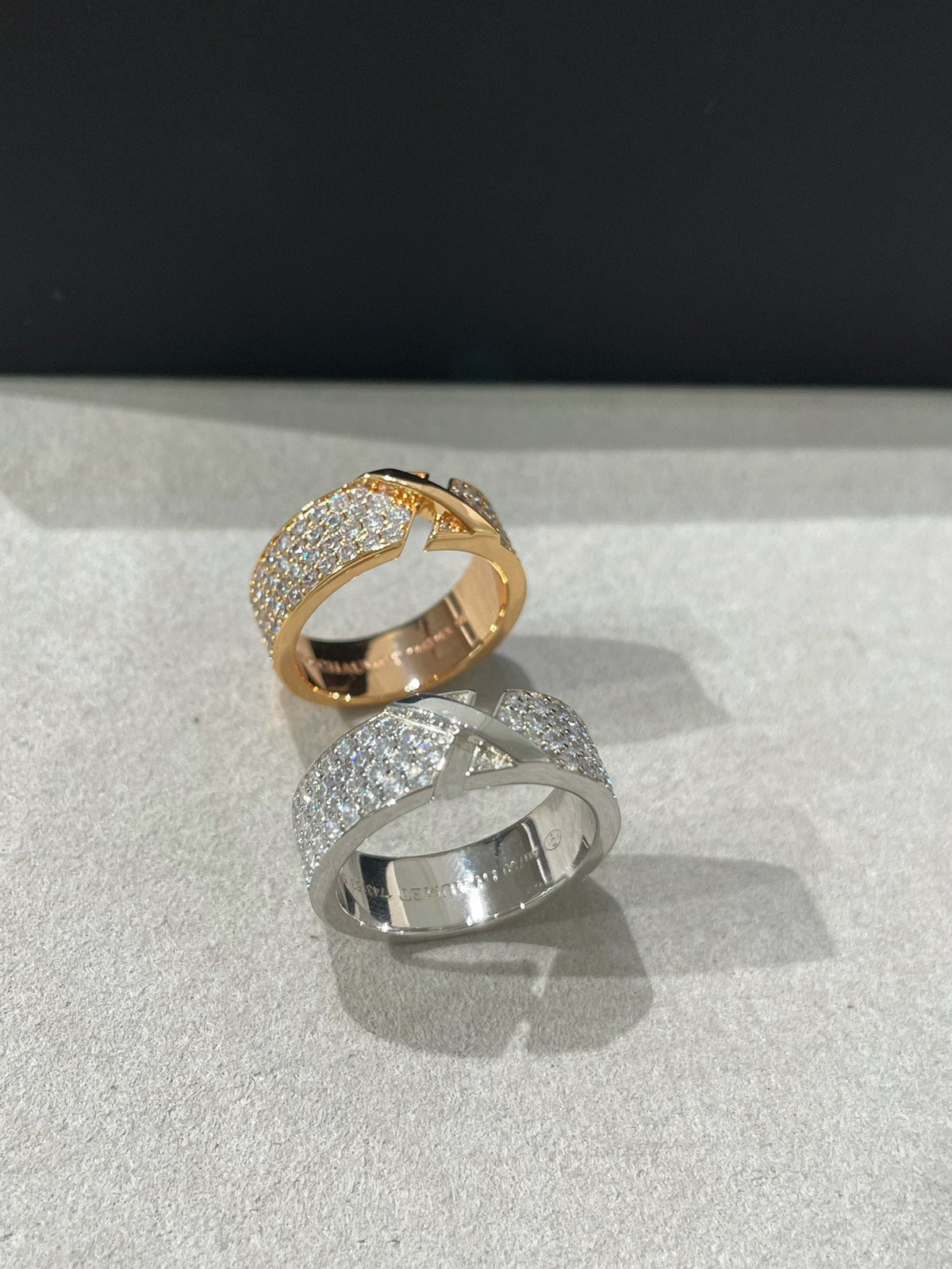 [Bling Jewelrys ]LIENS EVIDENCE  DIAMOND PAVED RING