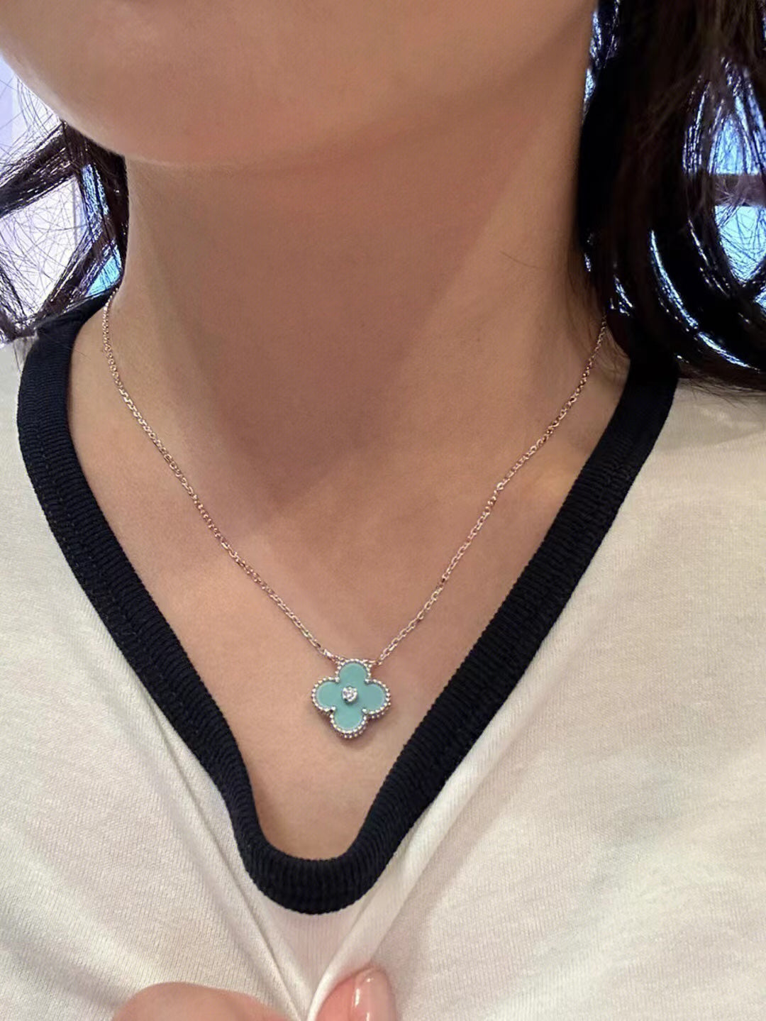 [Bling Jewelrys ]CLOVER 1 DIAMOND LIGHT BLUE SILVER NECKLACE