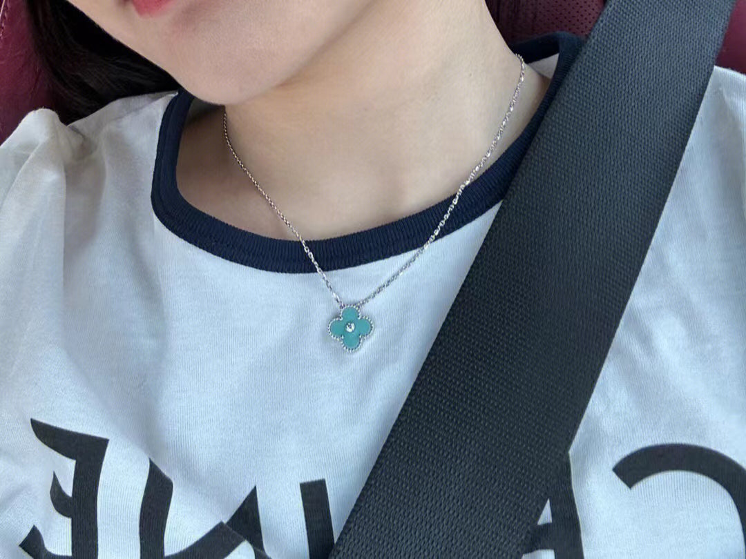 [Bling Jewelrys ]CLOVER 1 DIAMOND LIGHT BLUE SILVER NECKLACE
