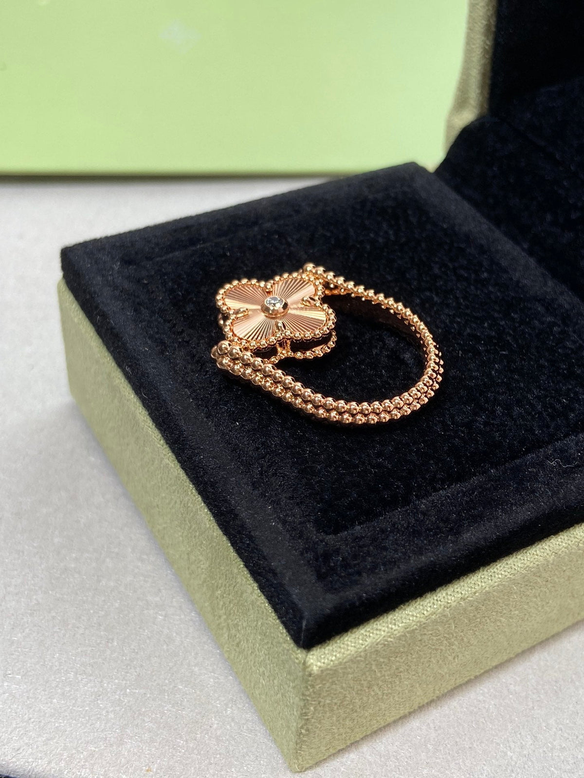 [Bling Jewelrys ]CLOVER RIVERSIBLE PINK GOLD RING