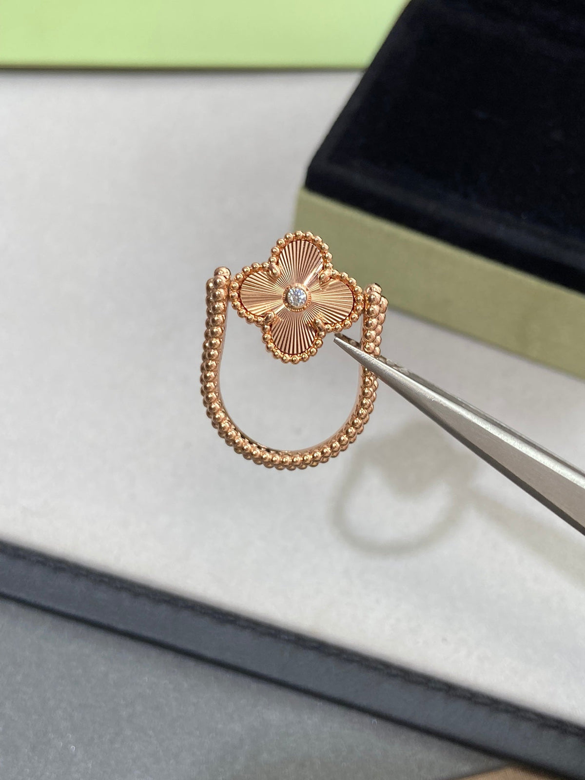 [Bling Jewelrys ]CLOVER RIVERSIBLE PINK GOLD RING