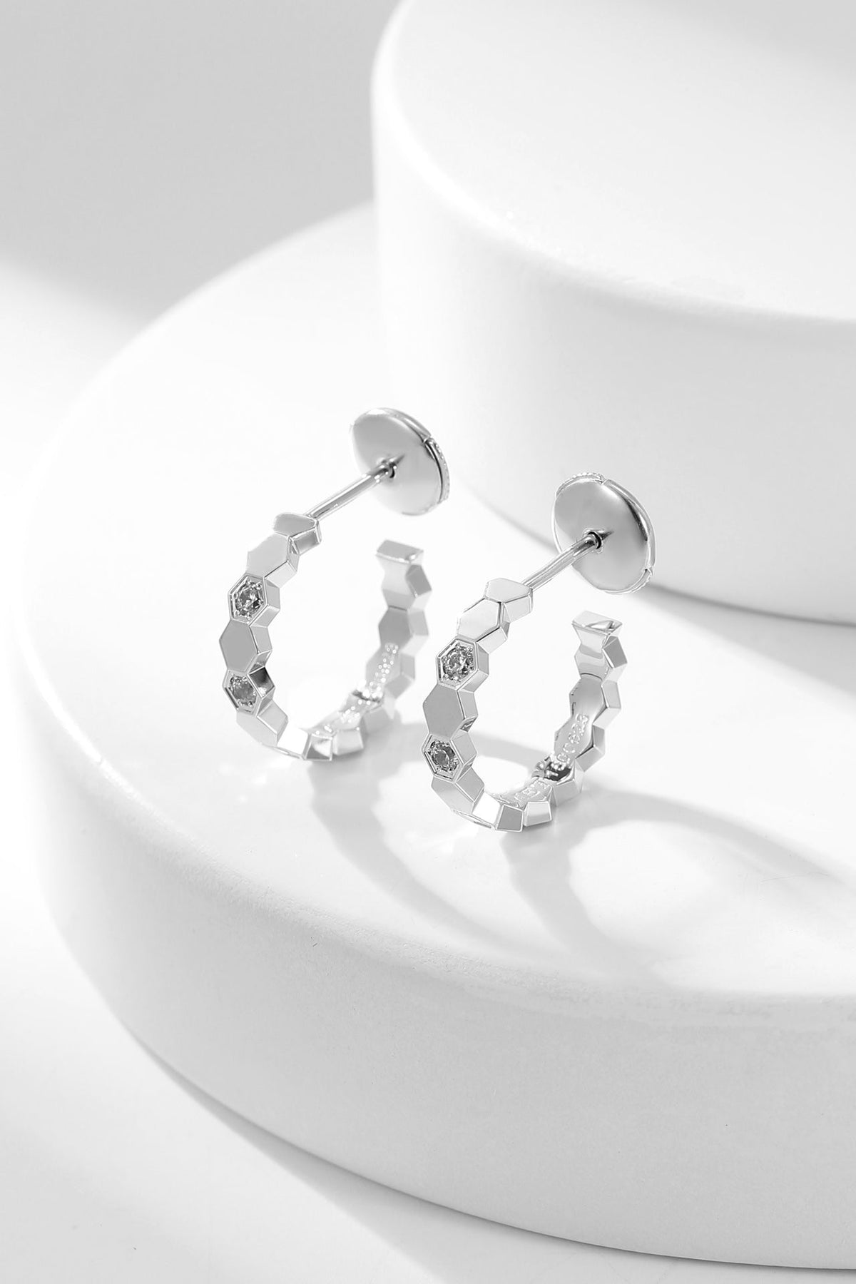 [Bling Jewelrys ]BEE LOVE DIAMOND HOOP EARRINGS