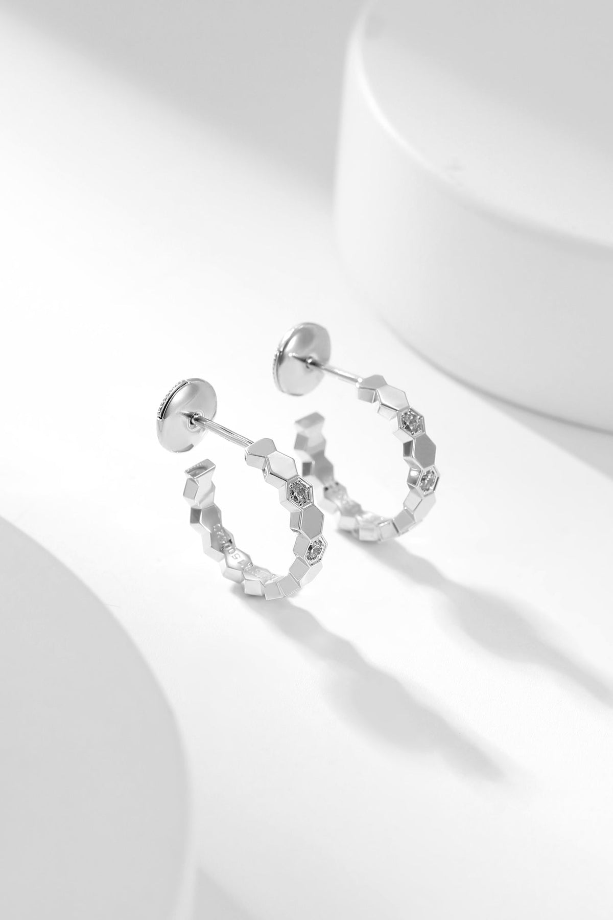 [Bling Jewelrys ]BEE LOVE DIAMOND HOOP EARRINGS