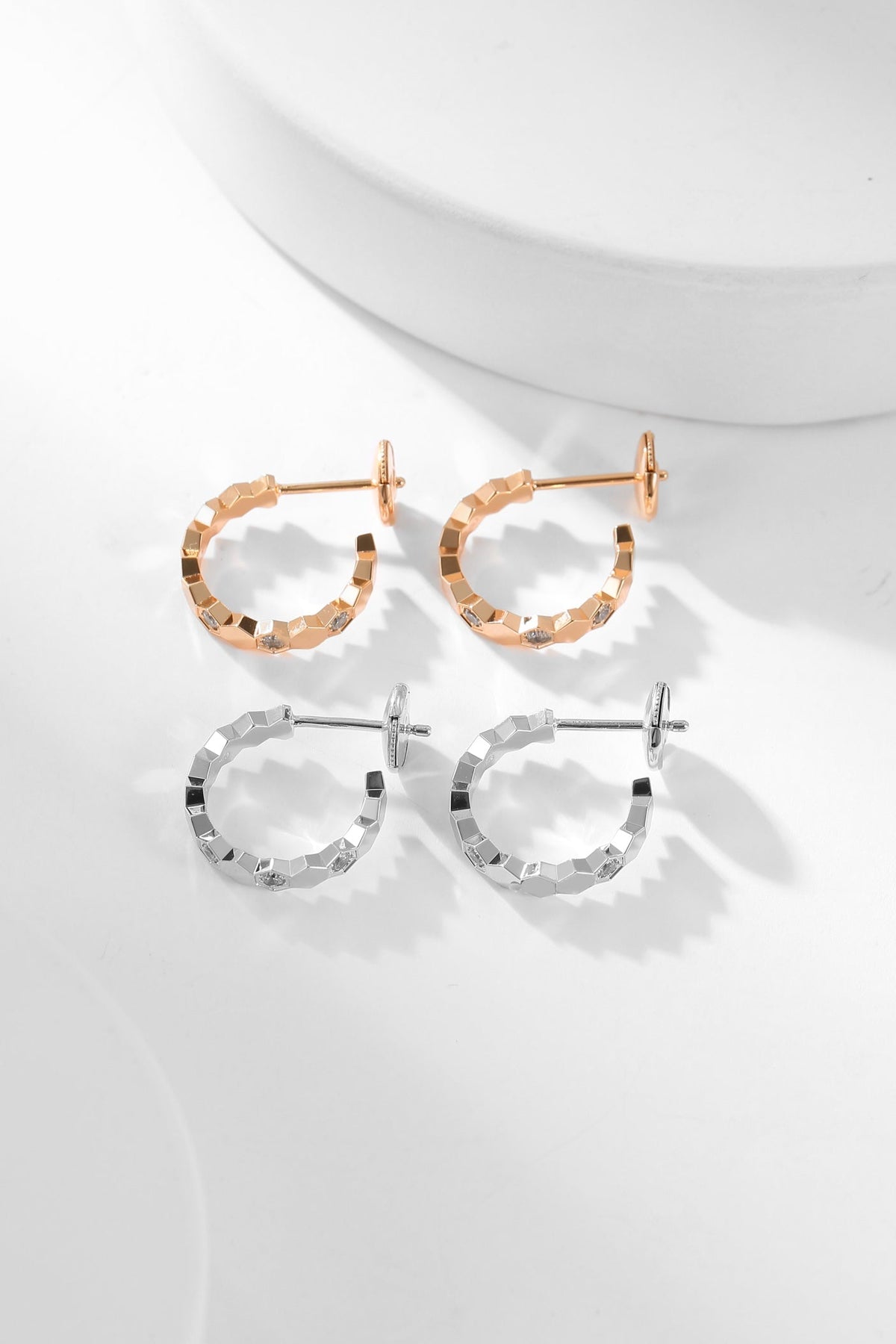 [Bling Jewelrys ]BEE LOVE DIAMOND HOOP EARRINGS