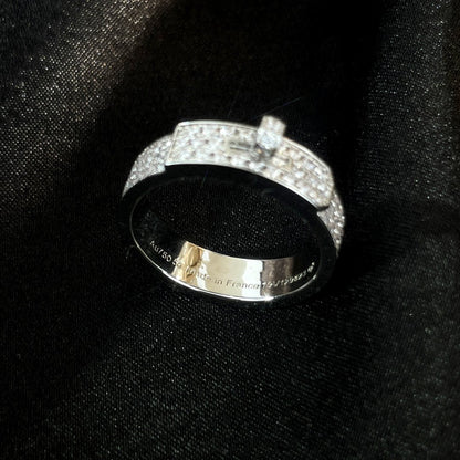{
  "Bling Jewelrys ": "ブリングジュエリー",
  "KELLY SILVER DIAMOND RING": "ケリー シルバー ダイヤモンド リング"
}