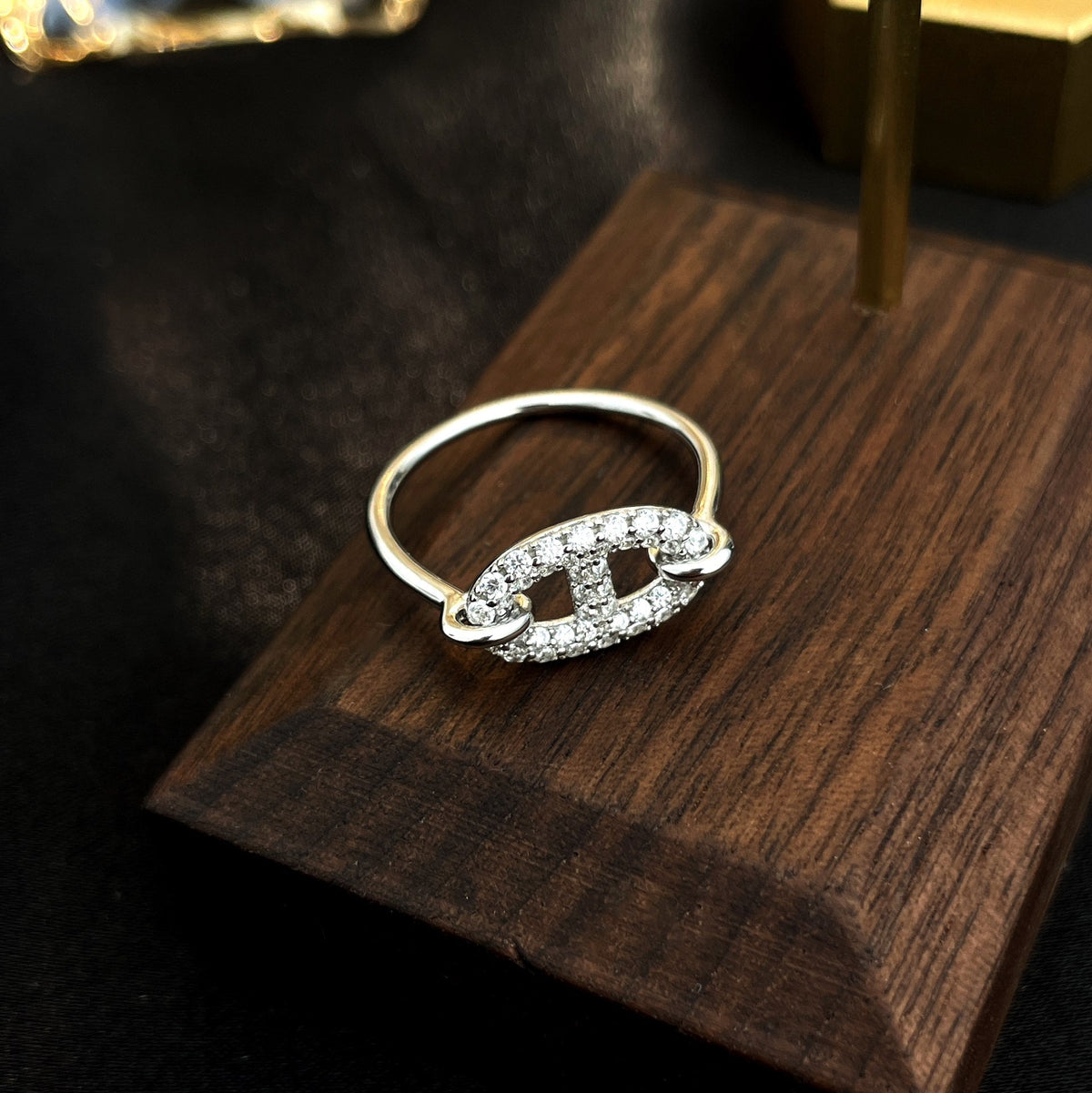 {
  "Bling Jewelrys ": "ブリング・ジュエリー ",
  "RONDE SMALL SILVER DIAMOND RING": "ロンデ スモール シルバー ダイヤモンド リング"
}