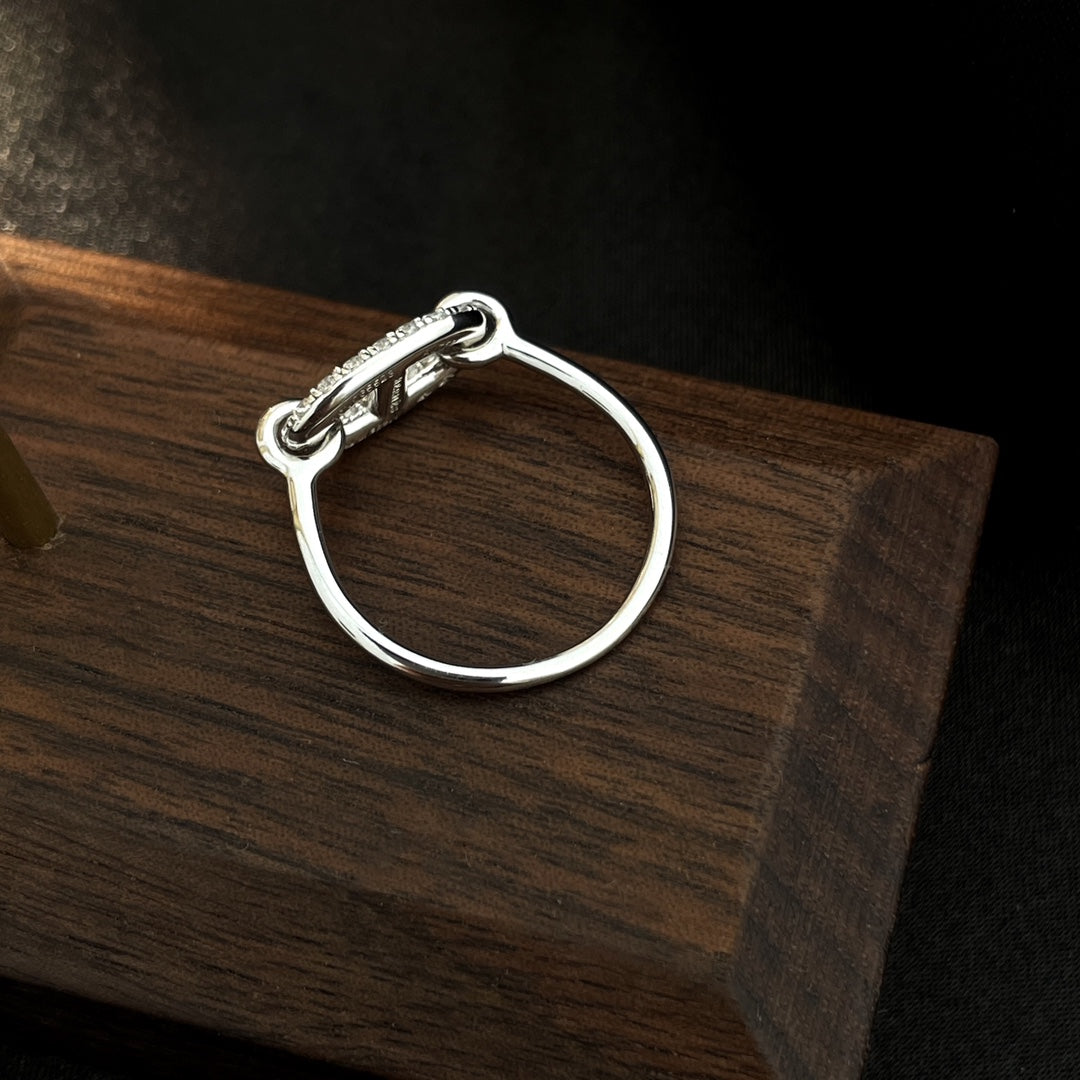 {
  "Bling Jewelrys ": "ブリング・ジュエリー ",
  "RONDE SMALL SILVER DIAMOND RING": "ロンデ スモール シルバー ダイヤモンド リング"
}
