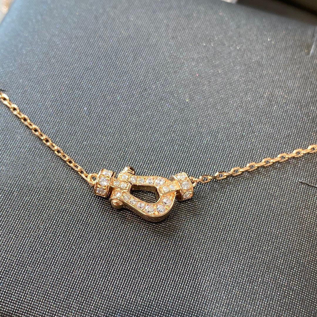 {
"Bling Jewelrys ": "ブリング・ジュエリー",
"FORCE 10 DIAMOND PINK GOLD NECKLACE MINI MODEL": "フォース10 ダイヤモンド ピンクゴールド ネックレス ミニモデル"
}