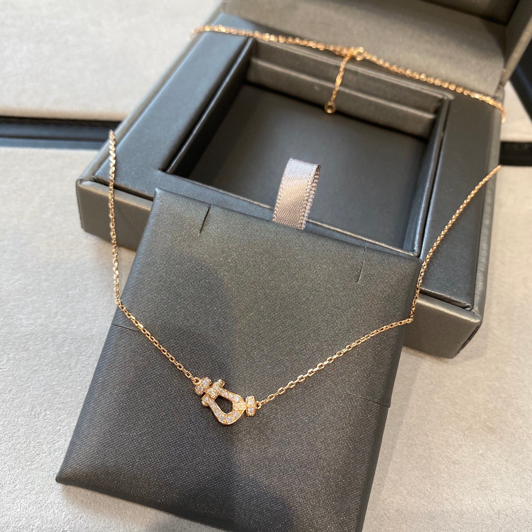 {
"Bling Jewelrys ": "ブリング・ジュエリー",
"FORCE 10 DIAMOND PINK GOLD NECKLACE MINI MODEL": "フォース10 ダイヤモンド ピンクゴールド ネックレス ミニモデル"
}