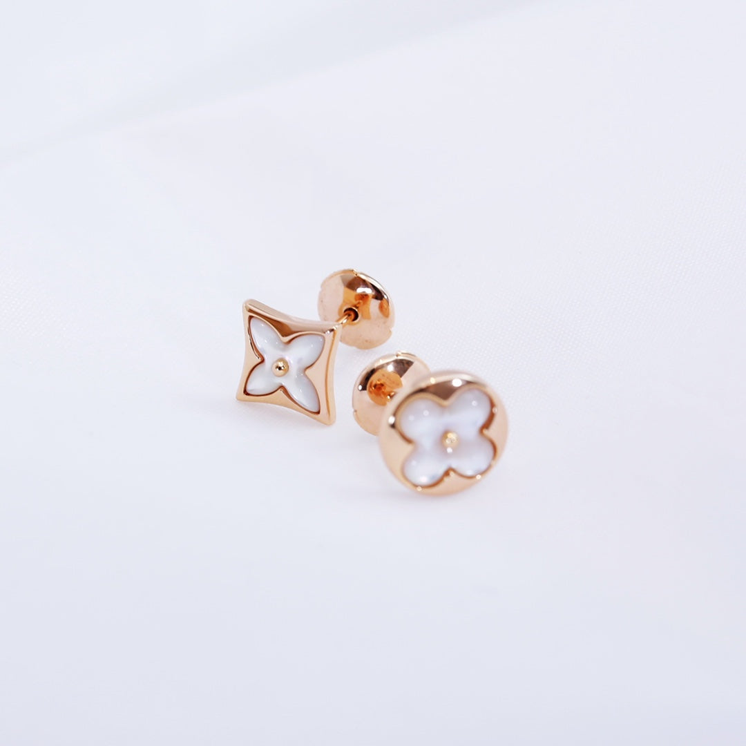 {
  "Bling Jewelrys ": "ブリング・ジュエリー",
  "STAR AND SUN PINK GOLD MOP STUD EARRINGS": "スター＆サン ピンクゴールド MOP スタッドピアス"
}