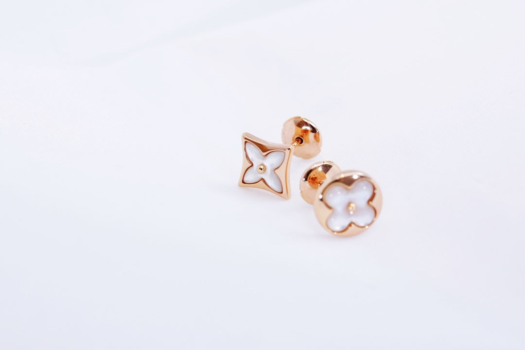 {
  "Bling Jewelrys ": "ブリング・ジュエリー",
  "STAR AND SUN PINK GOLD MOP STUD EARRINGS": "スター＆サン ピンクゴールド MOP スタッドピアス"
}