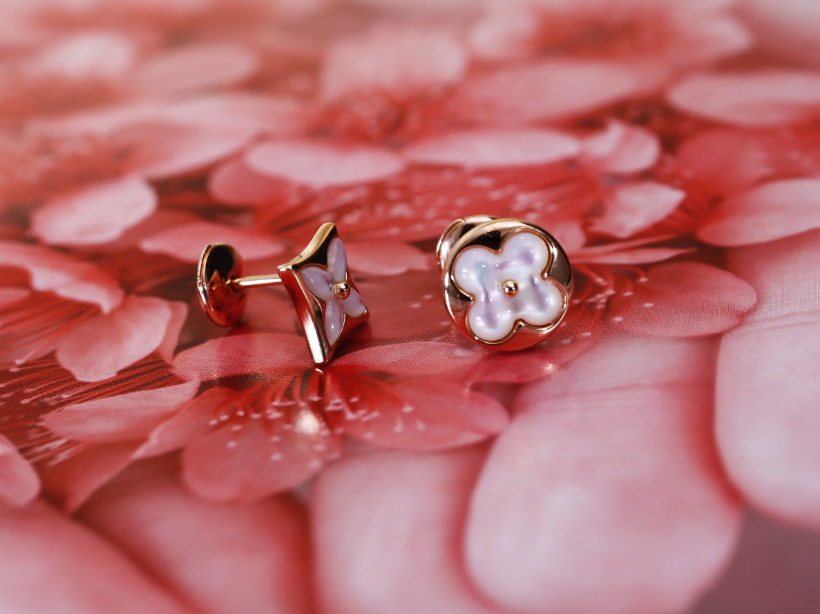 {
  "Bling Jewelrys ": "ブリング・ジュエリー",
  "STAR AND SUN PINK GOLD MOP STUD EARRINGS": "スター＆サン ピンクゴールド MOP スタッドピアス"
}
