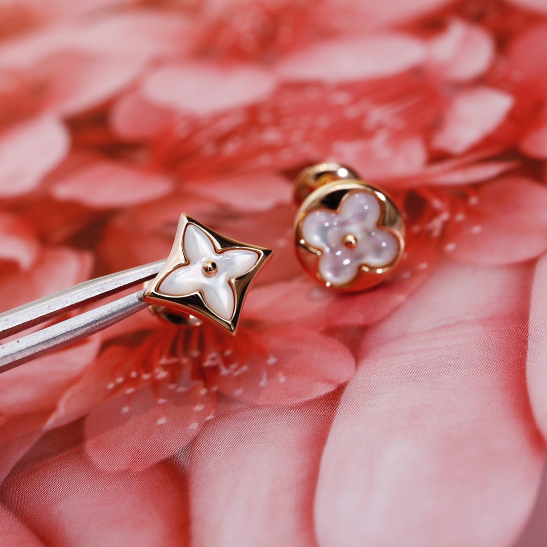 {
  "Bling Jewelrys ": "ブリング・ジュエリー",
  "STAR AND SUN PINK GOLD MOP STUD EARRINGS": "スター＆サン ピンクゴールド MOP スタッドピアス"
}