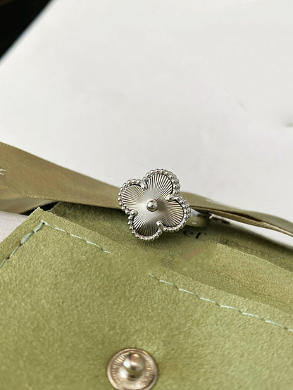 [Bling Jewelrys ]クローバーシルバーリング