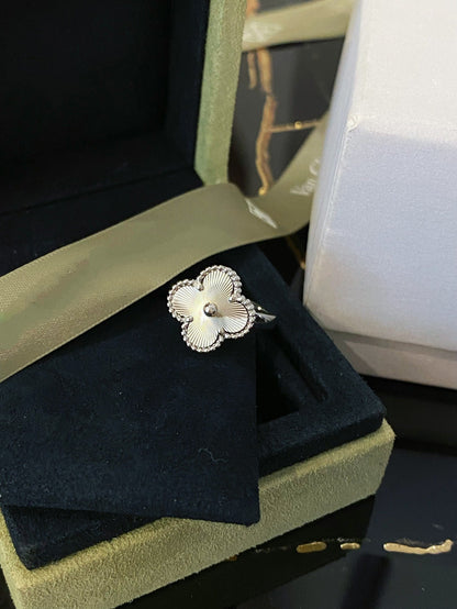 [Bling Jewelrys ]クローバーシルバーリング