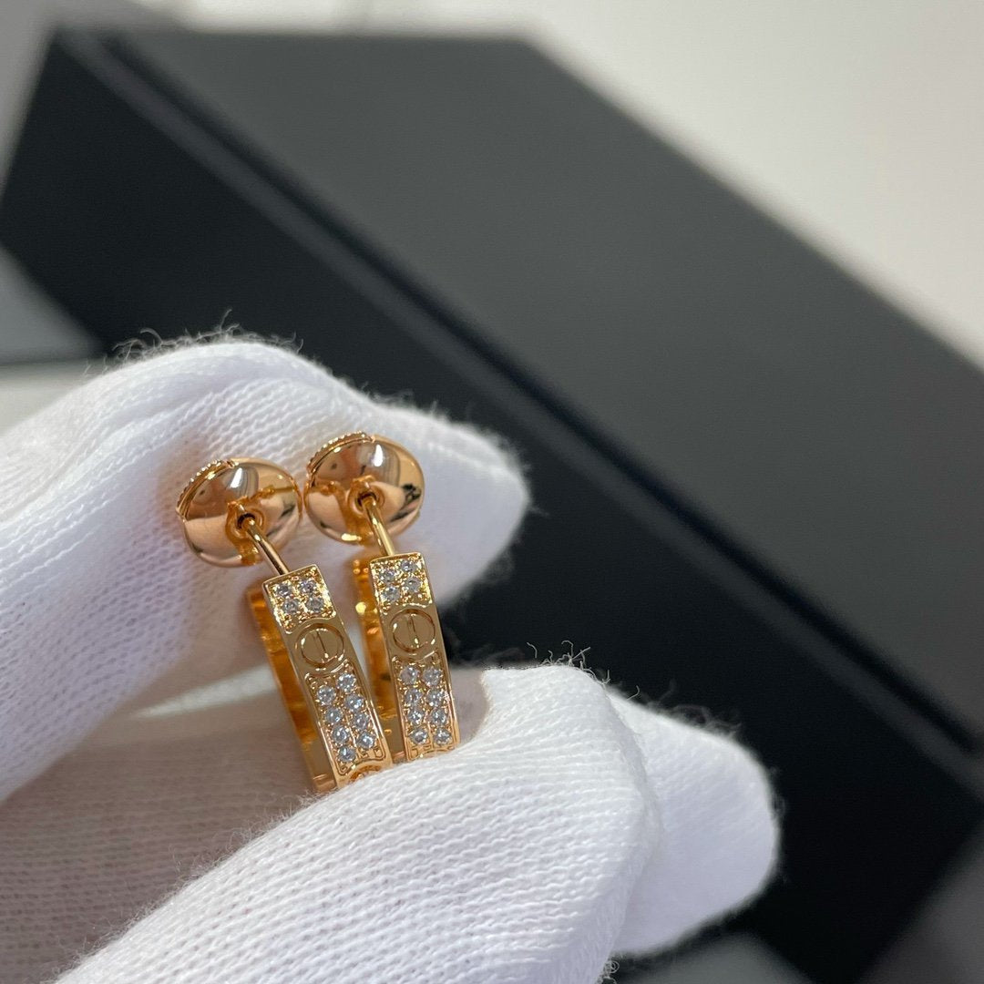 {"Bling Jewelrys": "Bling Jewelrys", "LOVE DIAMOND PINK GOLD HOOP EARRINGS": "LOVE DIAMANT CREOLEN IN ROSÉGOLD"}